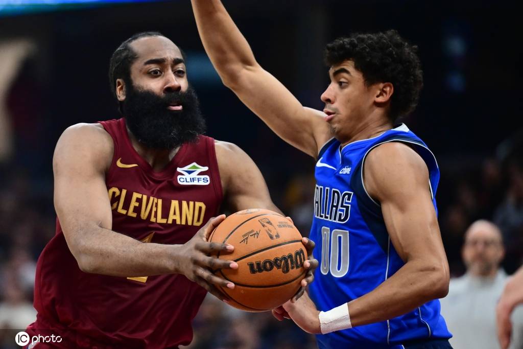 哈登仅13分弗拉格27+10 骑士爆冷不敌独行侠